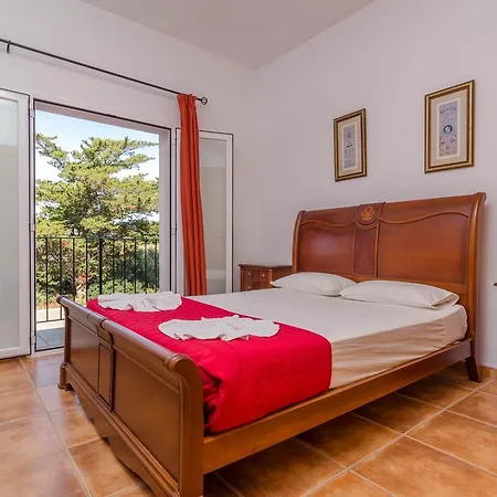 Marilda Villa *